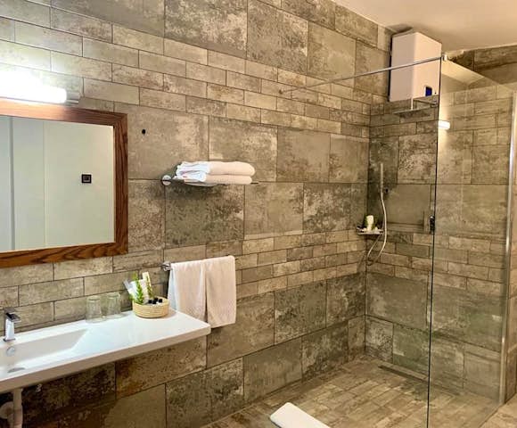 En-suite bathroom at Gondar Hills Resort