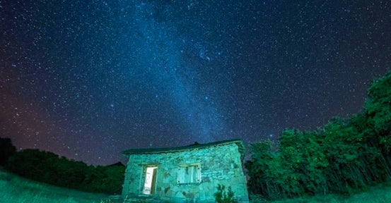 Hudad Lodge and starry night